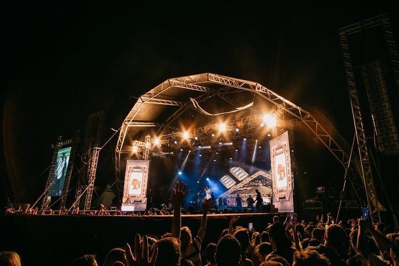 How to Book Your First Gig (A Step-by-Step Guide for New Bands)