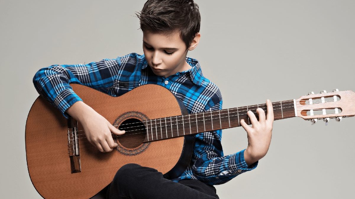 10 Easy Guitar Songs Using Only 3 Chords