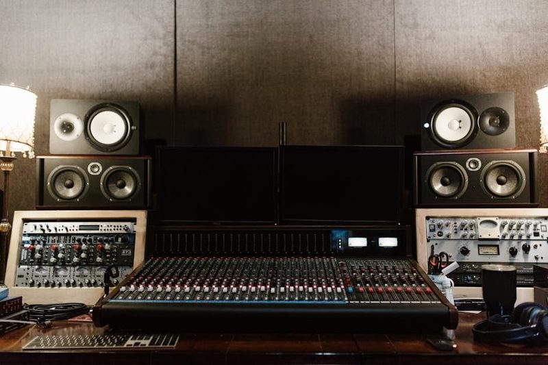 Home Studio Monitor Placement: The 38% Rule and Equilateral Triangle
