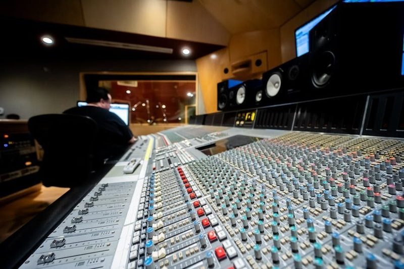 Stage Presence Tips: How to Command Any Audience